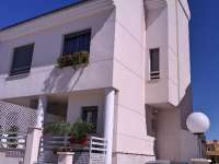 Venta - Bungalow - Chalet - adosado - A-GUARDAMAR DEL SEGURA - Sur (rotonda entrada)