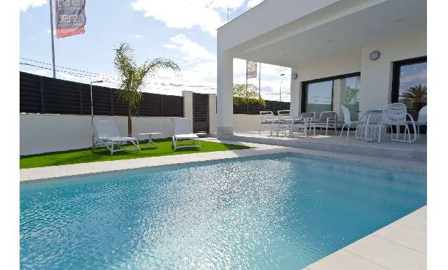 Chalet - Villa - Venta - La Marina - Pueblo