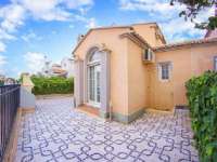 Venta - Bungalow - Chalet - adosado - A-TORREVIEJA - Aguas Nuevas