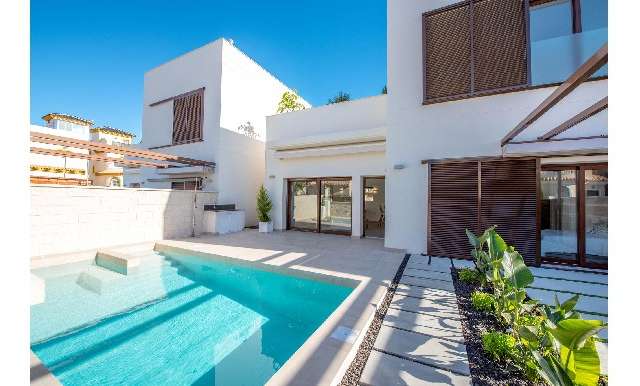 Chalet - Villa - Venta - La Marina - Urbanizaciones