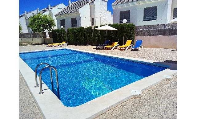 Bungalow - Chalet - adosado - Venta - A-GUARDAMAR DEL SEGURA - Sur (rotonda entrada)
