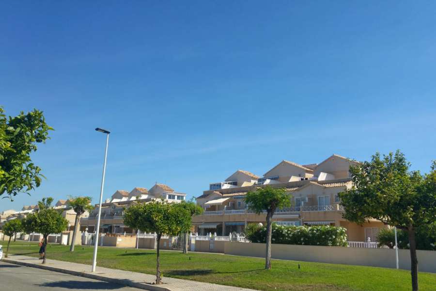 Продажа - Бунгало/Taунхаус - A-TORREVIEJA - La Siesta