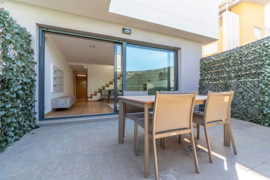 Sale - Bungalow - Chalet - adosado - Santa Pola