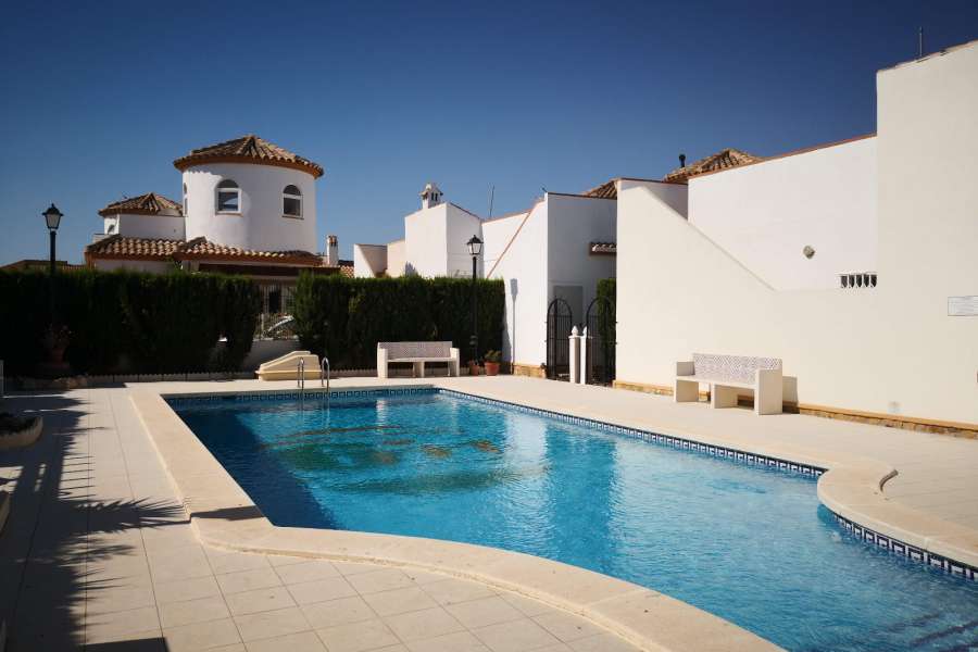 Venta - Bungalow - Chalet - adosado - A-GUARDAMAR DEL SEGURA - Oeste (Eden-Raso)