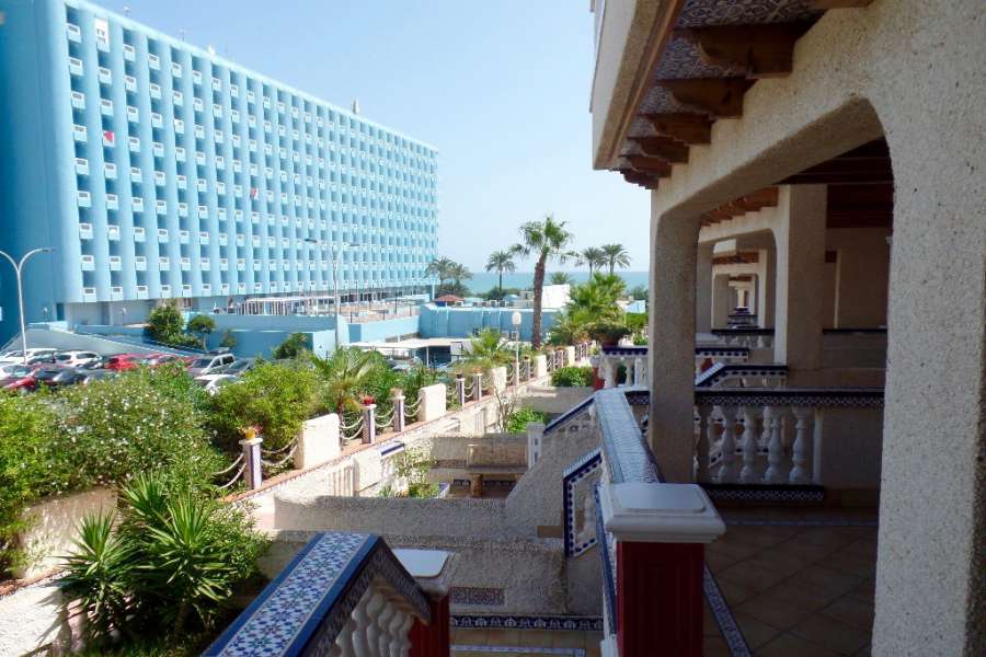 Venta - Bungalow - Chalet - adosado - A-GUARDAMAR DEL SEGURA - Sur (rotonda entrada)