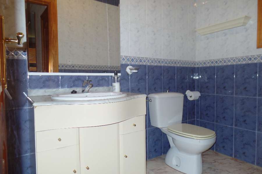 Venta - Bungalow - Chalet - adosado - A-GUARDAMAR DEL SEGURA - Sur (rotonda entrada)