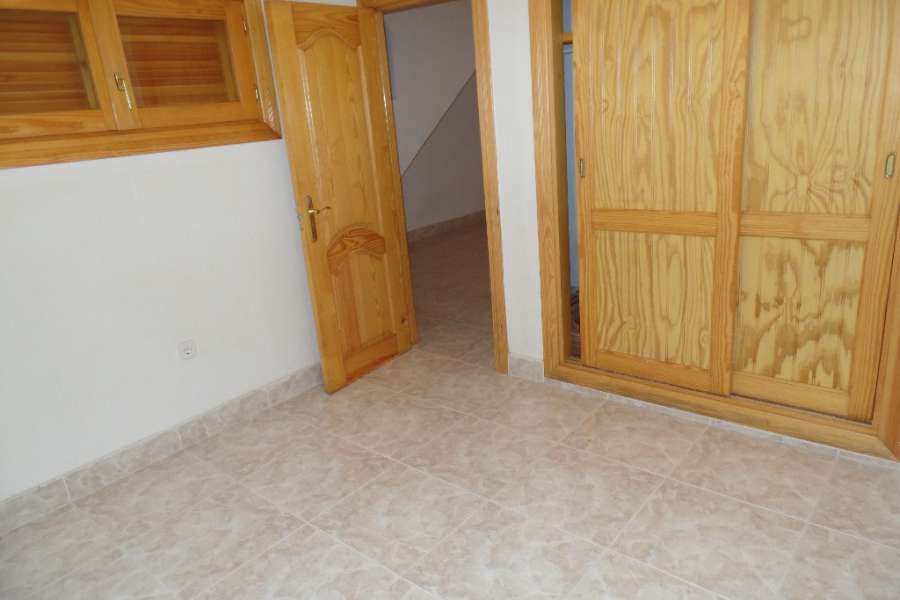Venta - Bungalow - Chalet - adosado - A-GUARDAMAR DEL SEGURA - Sur (rotonda entrada)