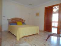 Venta - Bungalow - Chalet - adosado - A-GUARDAMAR DEL SEGURA - Sur (rotonda entrada)