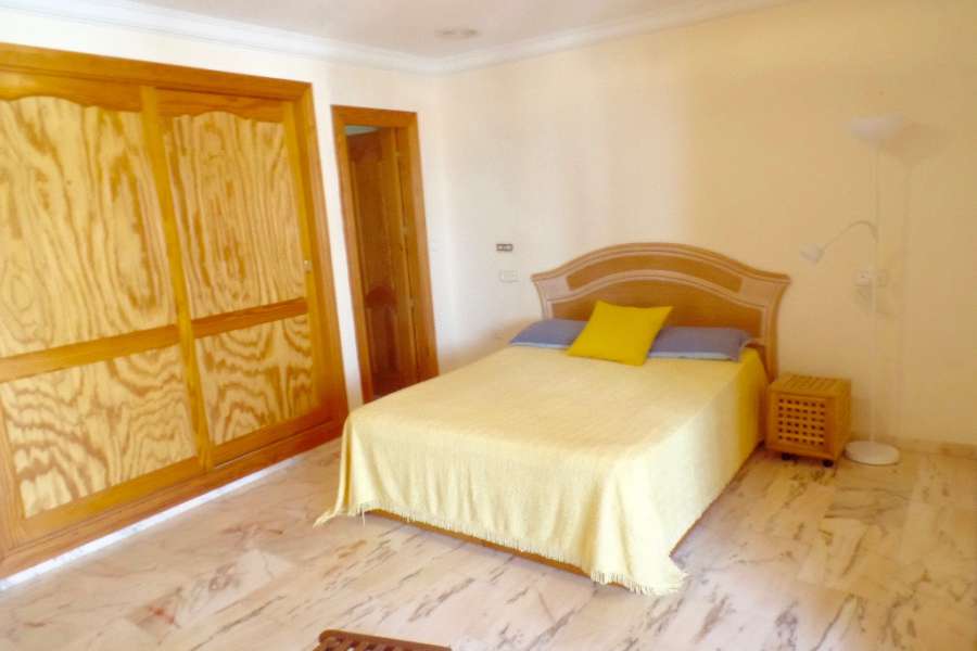 Venta - Bungalow - Chalet - adosado - A-GUARDAMAR DEL SEGURA - Sur (rotonda entrada)