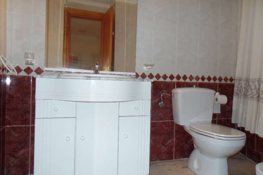 Venta - Bungalow - Chalet - adosado - A-GUARDAMAR DEL SEGURA - Sur (rotonda entrada)