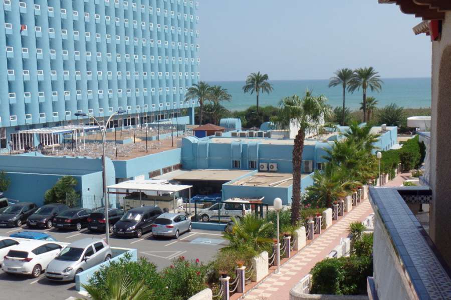 Venta - Bungalow - Chalet - adosado - A-GUARDAMAR DEL SEGURA - Sur (rotonda entrada)