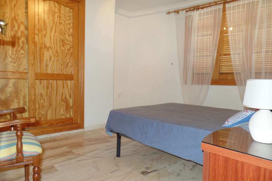 Venta - Bungalow - Chalet - adosado - A-GUARDAMAR DEL SEGURA - Sur (rotonda entrada)