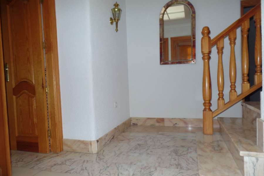 Venta - Bungalow - Chalet - adosado - A-GUARDAMAR DEL SEGURA - Sur (rotonda entrada)