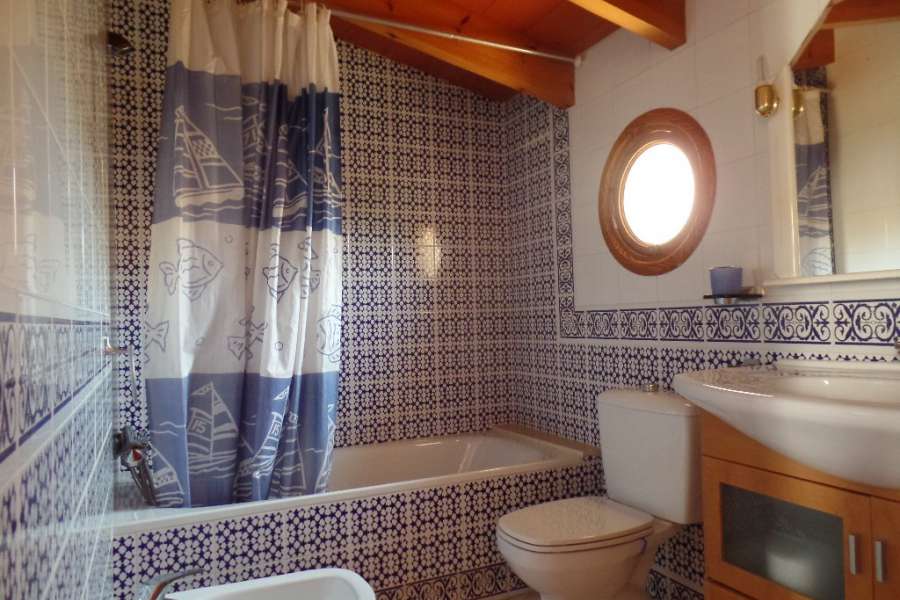 Venta - Bungalow - Chalet - adosado - A-GUARDAMAR DEL SEGURA - Sur (rotonda entrada)