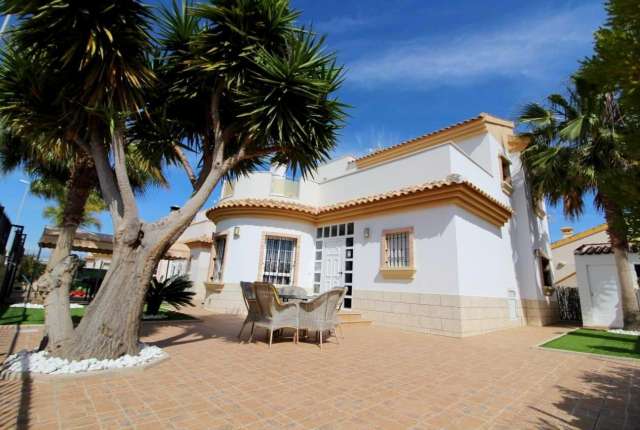 Chalet - Villa - Venta - A-GUARDAMAR DEL SEGURA - Oeste (Eden-Raso)