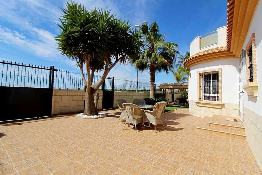 Venta - Chalet - Villa - A-GUARDAMAR DEL SEGURA - Oeste (Eden-Raso)