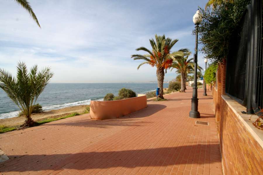 Venta - Chalet - Villa - A-ALICANTE CAPITAL - SAN JUAN PLAYA-CABO HUERTAS