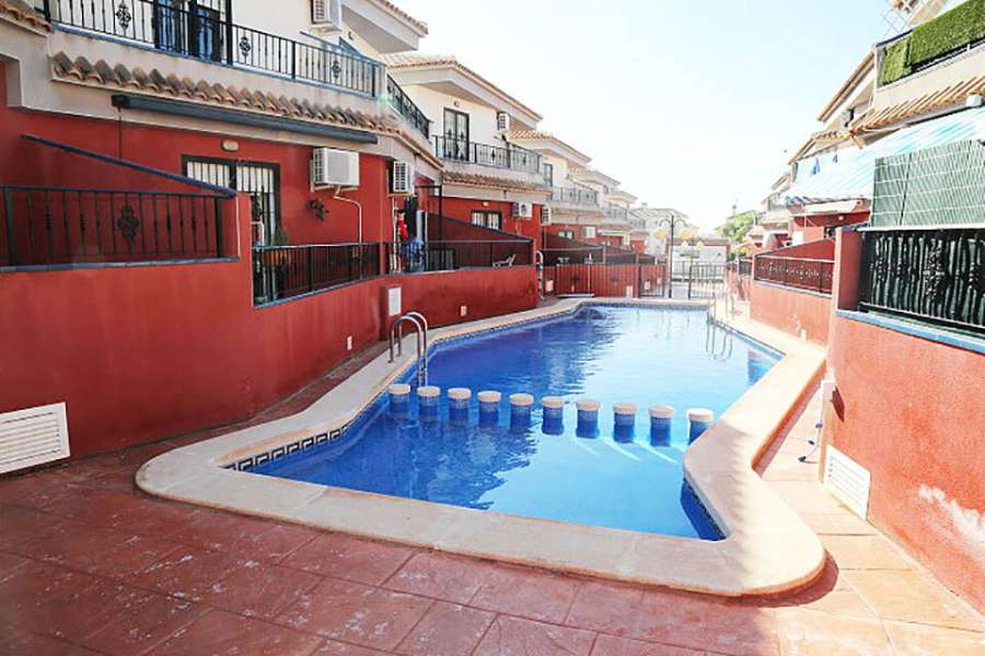 Venta - Bungalow - Chalet - adosado - A-TORREVIEJA - Aguas Nuevas