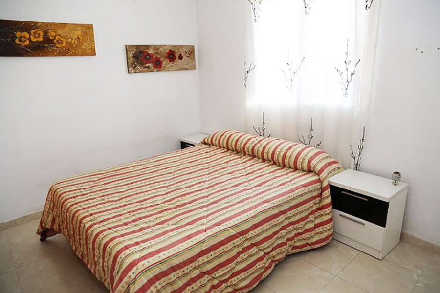 Venta - Bungalow - Chalet - adosado - A-TORREVIEJA - Aguas Nuevas
