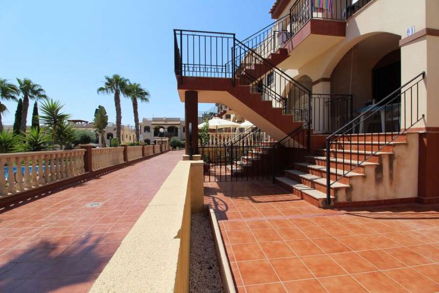 Venta - Bungalow - Chalet - adosado - A-TORREVIEJA - Aguas Nuevas