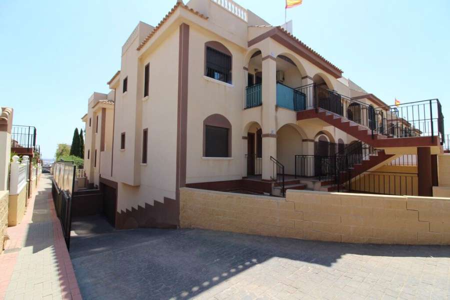 Venta - Bungalow - Chalet - adosado - A-TORREVIEJA - Aguas Nuevas