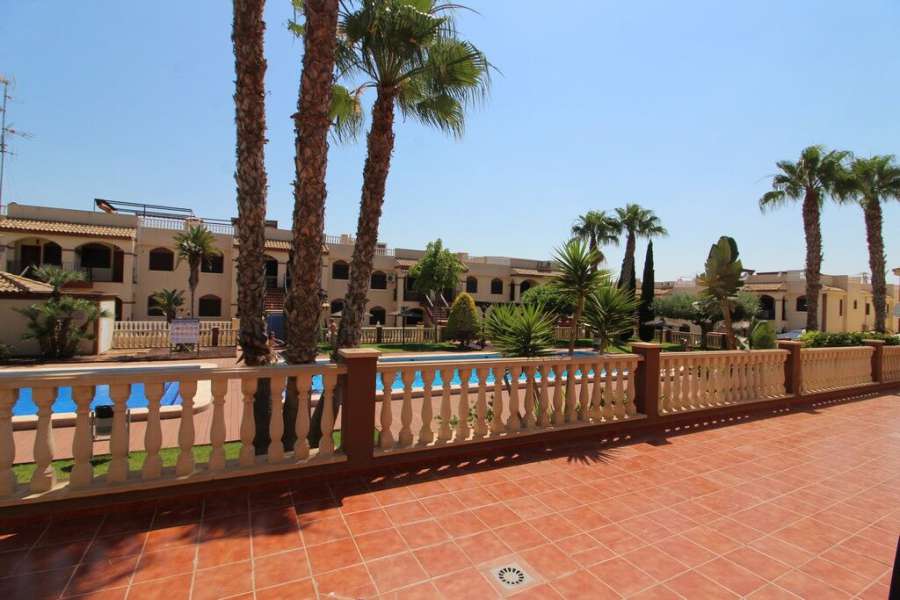Venta - Bungalow - Chalet - adosado - A-TORREVIEJA - Aguas Nuevas