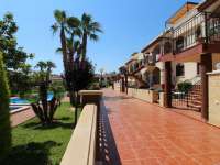 Venta - Bungalow - Chalet - adosado - A-TORREVIEJA - Aguas Nuevas