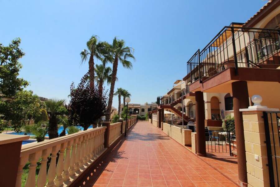 Venta - Bungalow - Chalet - adosado - A-TORREVIEJA - Aguas Nuevas