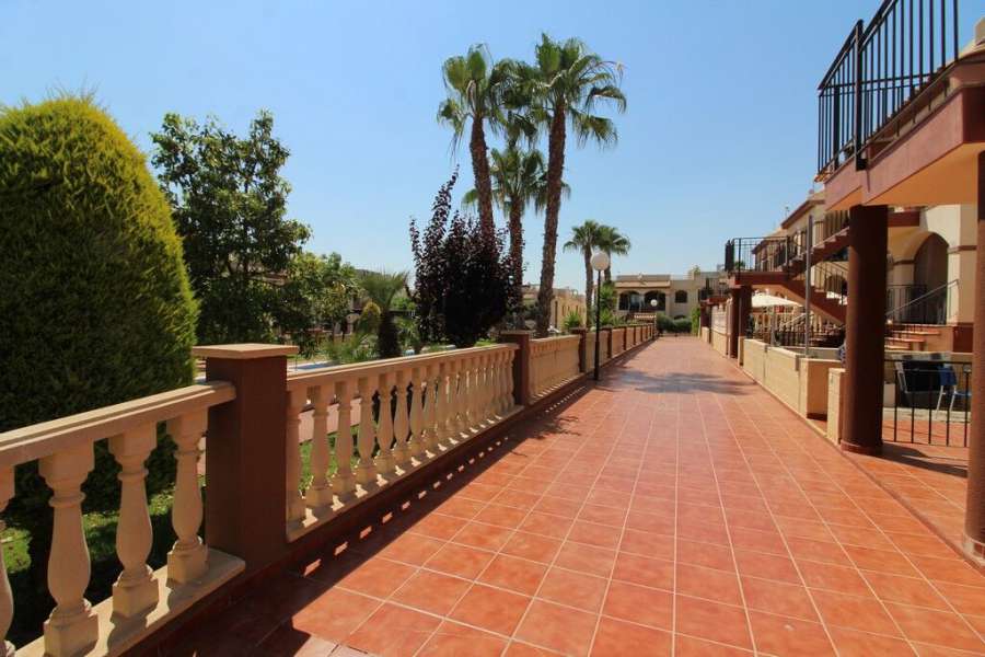 Venta - Bungalow - Chalet - adosado - A-TORREVIEJA - Aguas Nuevas