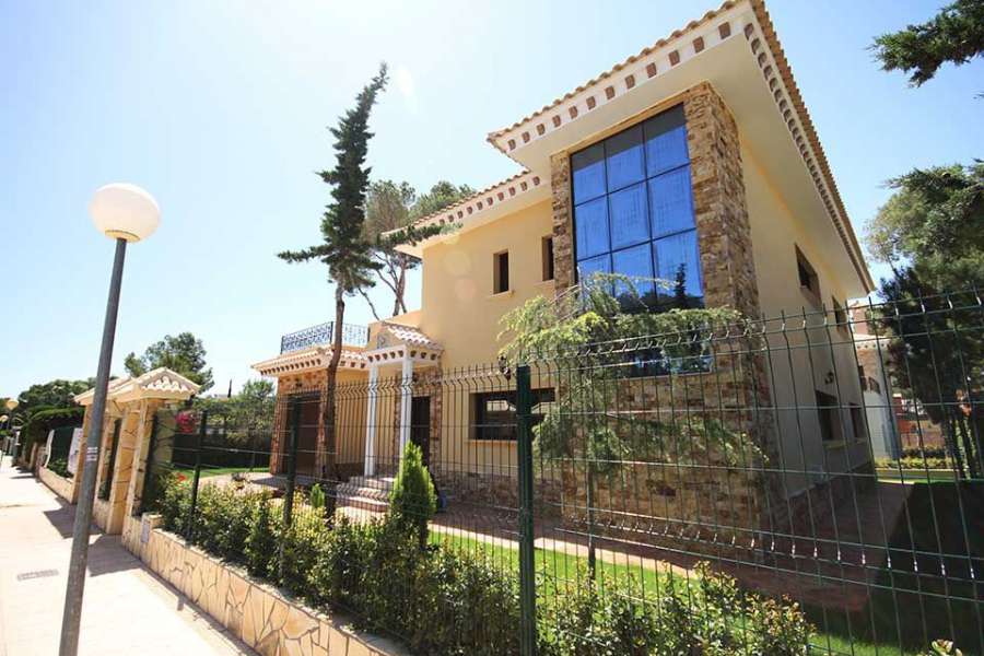 Venta - Chalet - Villa - A-ORIHUELA COSTA - Campoamor