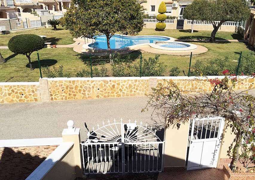 Venta - Bungalow - Chalet - adosado - A-TORREVIEJA - Aguas Nuevas