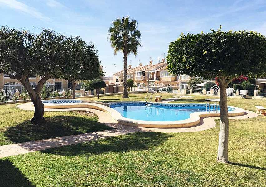 Venta - Bungalow - Chalet - adosado - A-TORREVIEJA - Aguas Nuevas
