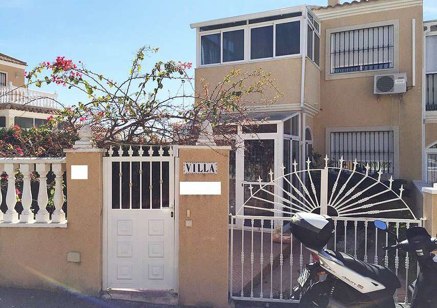 Venta - Bungalow - Chalet - adosado - A-TORREVIEJA - Aguas Nuevas