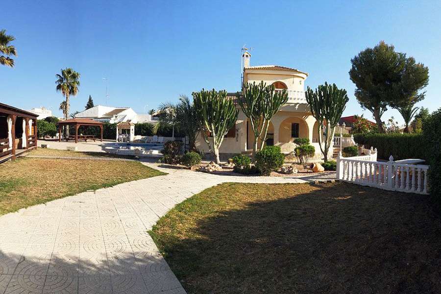 Venta - Chalet - Villa - A-TORREVIEJA - La Siesta
