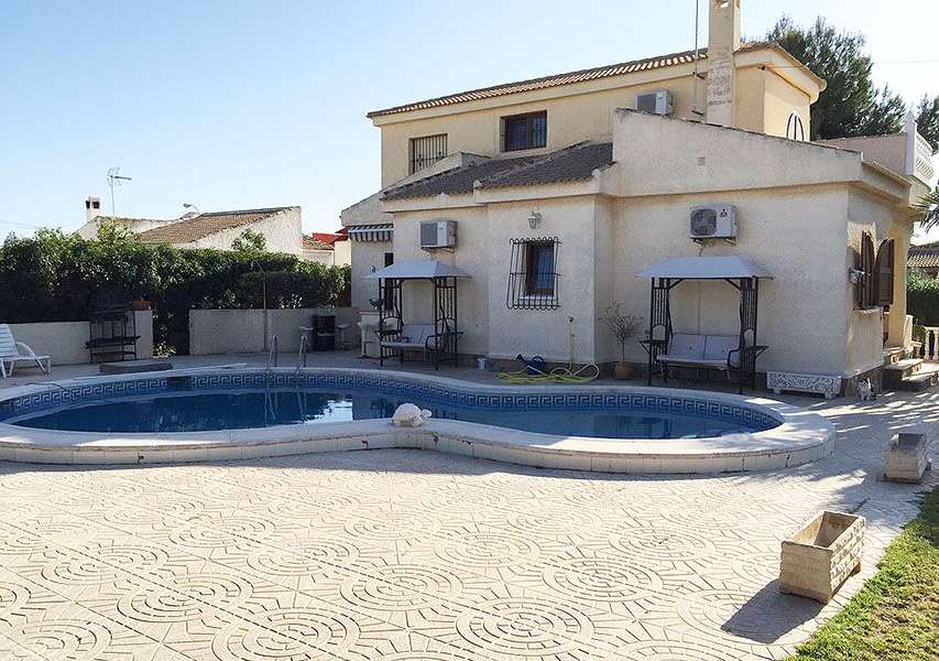 Venta - Chalet - Villa - A-TORREVIEJA - La Siesta
