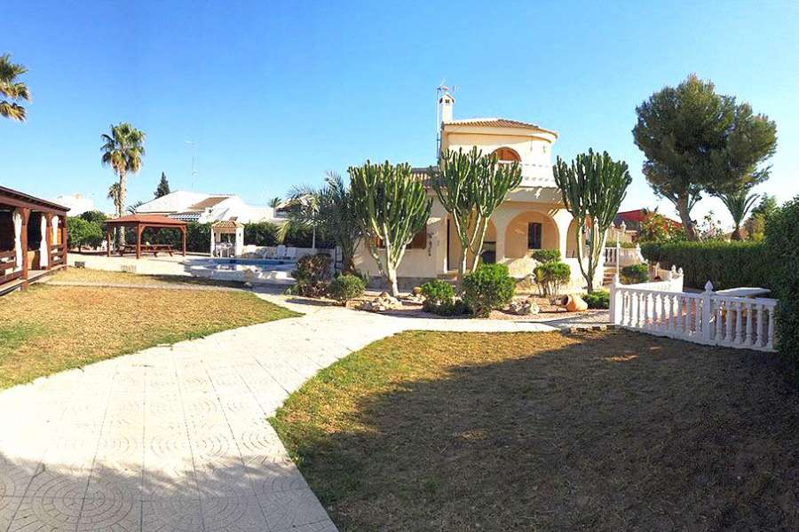 Venta - Chalet - Villa - A-TORREVIEJA - La Siesta