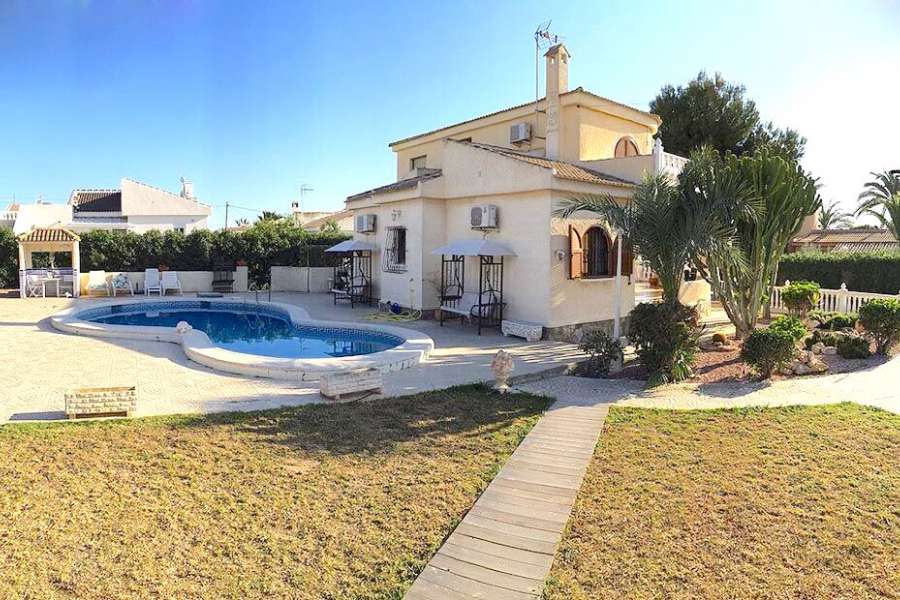 Venta - Chalet - Villa - A-TORREVIEJA - La Siesta