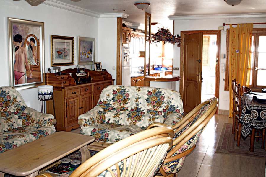 Venta - Bungalow - Chalet - adosado - A-GUARDAMAR DEL SEGURA - Sur (rotonda entrada)