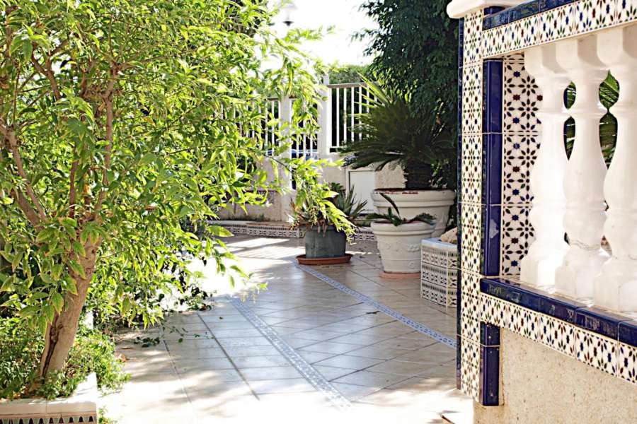 Venta - Bungalow - Chalet - adosado - A-GUARDAMAR DEL SEGURA - Sur (rotonda entrada)