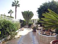 Venta - Bungalow - Chalet - adosado - A-GUARDAMAR DEL SEGURA - Sur (rotonda entrada)