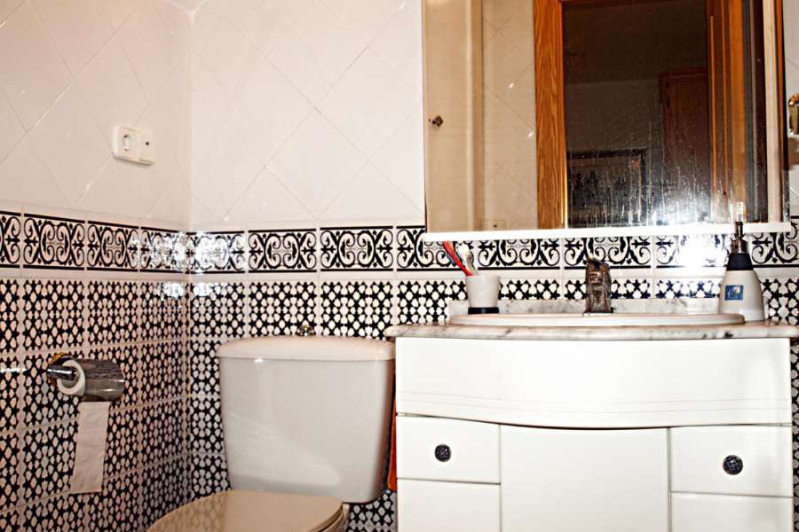 Venta - Bungalow - Chalet - adosado - A-GUARDAMAR DEL SEGURA - Sur (rotonda entrada)