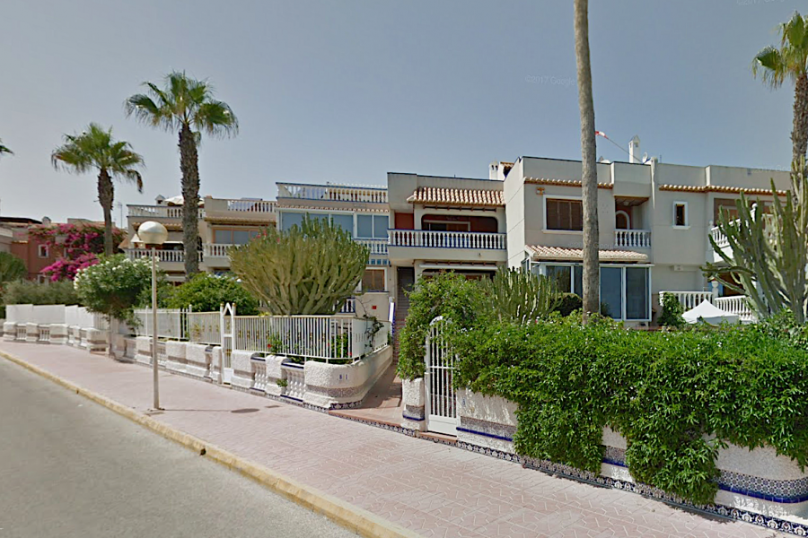 Venta - Bungalow - Chalet - adosado - A-GUARDAMAR DEL SEGURA - Sur (rotonda entrada)