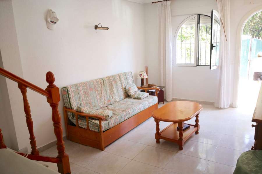 Venta - Bungalow - Chalet - adosado - A-GUARDAMAR DEL SEGURA - Sur (rotonda entrada)
