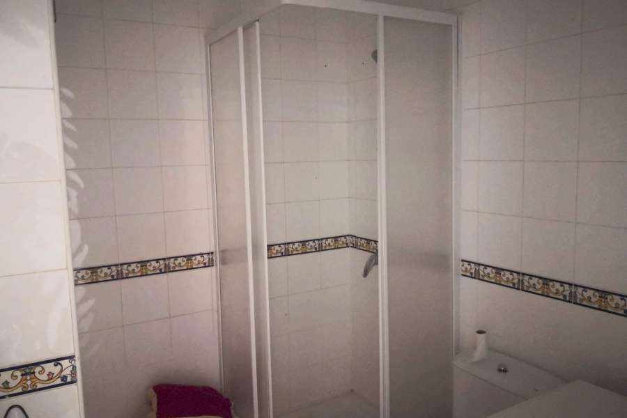 Venta - Bungalow - Chalet - adosado - A-GUARDAMAR DEL SEGURA - Sur (rotonda entrada)