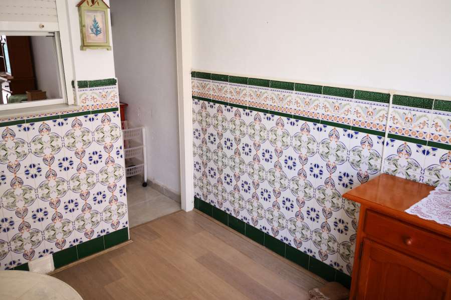 Venta - Bungalow - Chalet - adosado - A-GUARDAMAR DEL SEGURA - Sur (rotonda entrada)