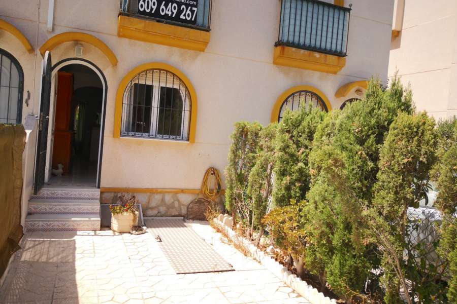 Venta - Bungalow - Chalet - adosado - A-GUARDAMAR DEL SEGURA - Sur (rotonda entrada)