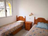 Venta - Bungalow - Chalet - adosado - A-GUARDAMAR DEL SEGURA - Sur (rotonda entrada)