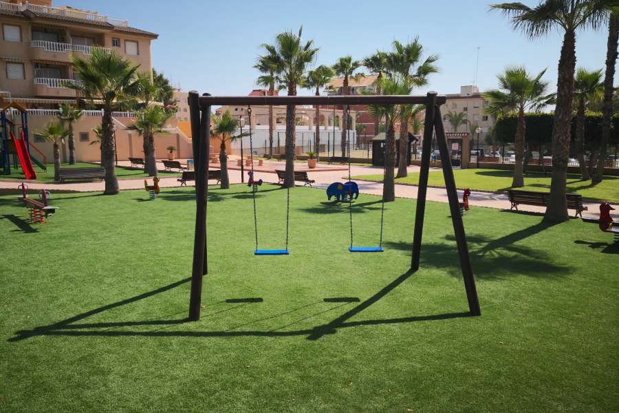 Venta - Planta Baja - A-GUARDAMAR DEL SEGURA - Sur (rotonda entrada)