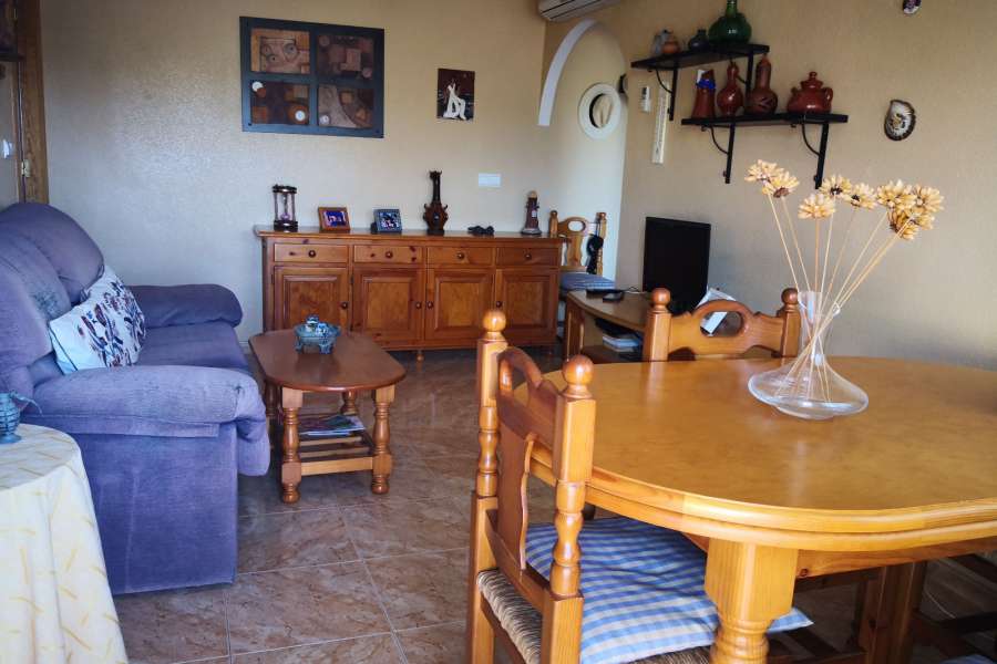 Venta - Planta Baja - A-GUARDAMAR DEL SEGURA - Sur (rotonda entrada)