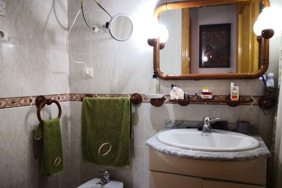 Venta - Planta Baja - A-GUARDAMAR DEL SEGURA - Sur (rotonda entrada)